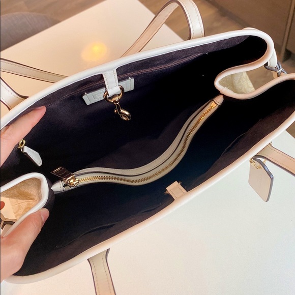 Coach Tote Bag - Picture 4 of 4